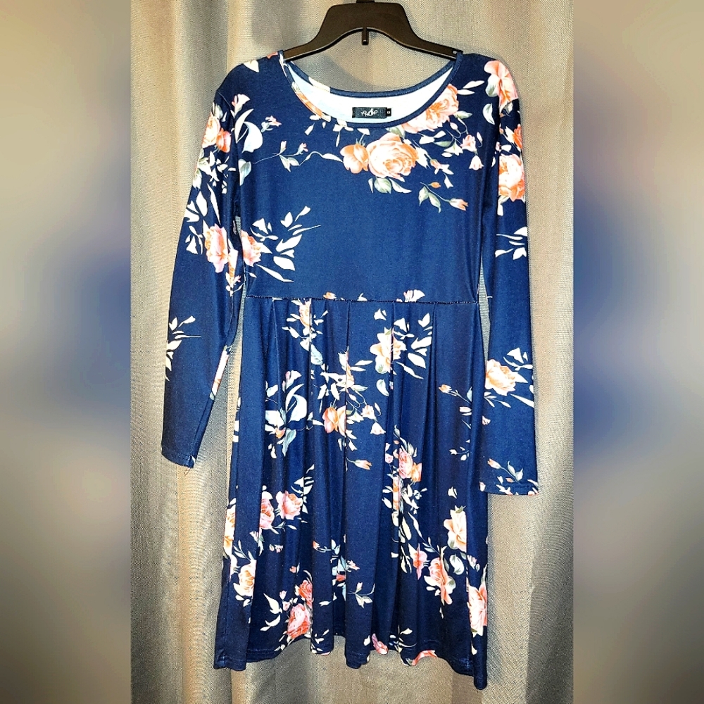 Yo Moko size small Navy floral pleated bottom dress